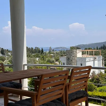 Tuerkbuekuende Manzarali Yeni Bodrum