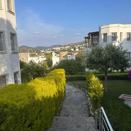 Tuerkbuekuende Manzarali Yeni * Bodrum